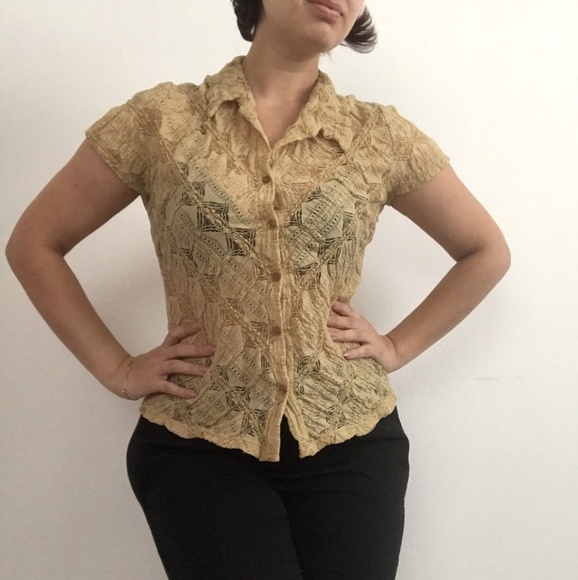 NWOT Lace Blouse Top Short Slive Buttons Down - Picture 1 of 7
